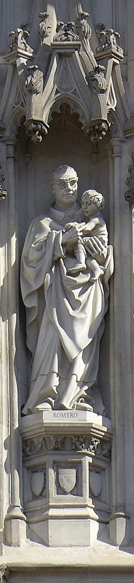 Statue von Óscar Romero an Westminster Abbey